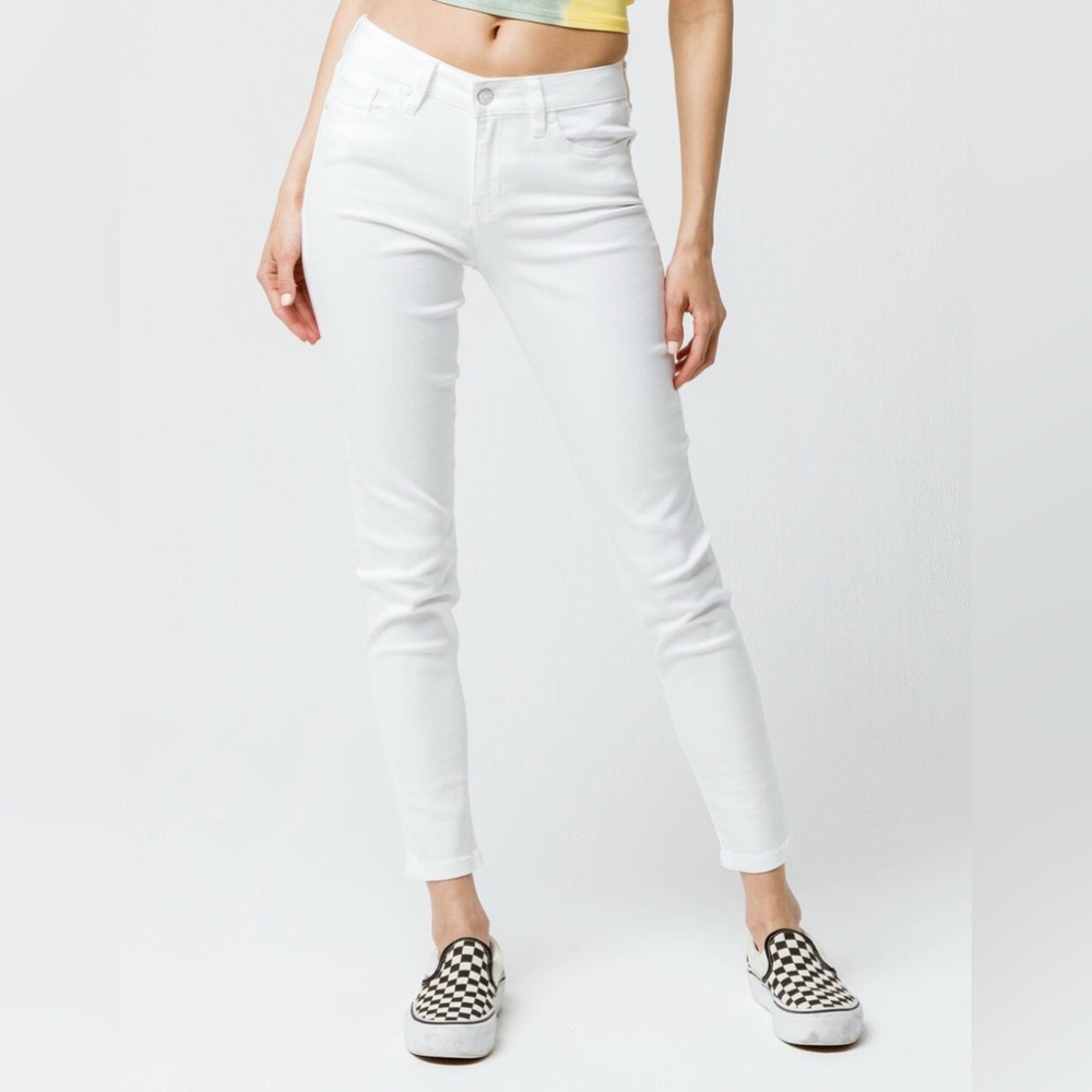 2/$25 Celebrity Pink Mid Rise White Skinny Jeans